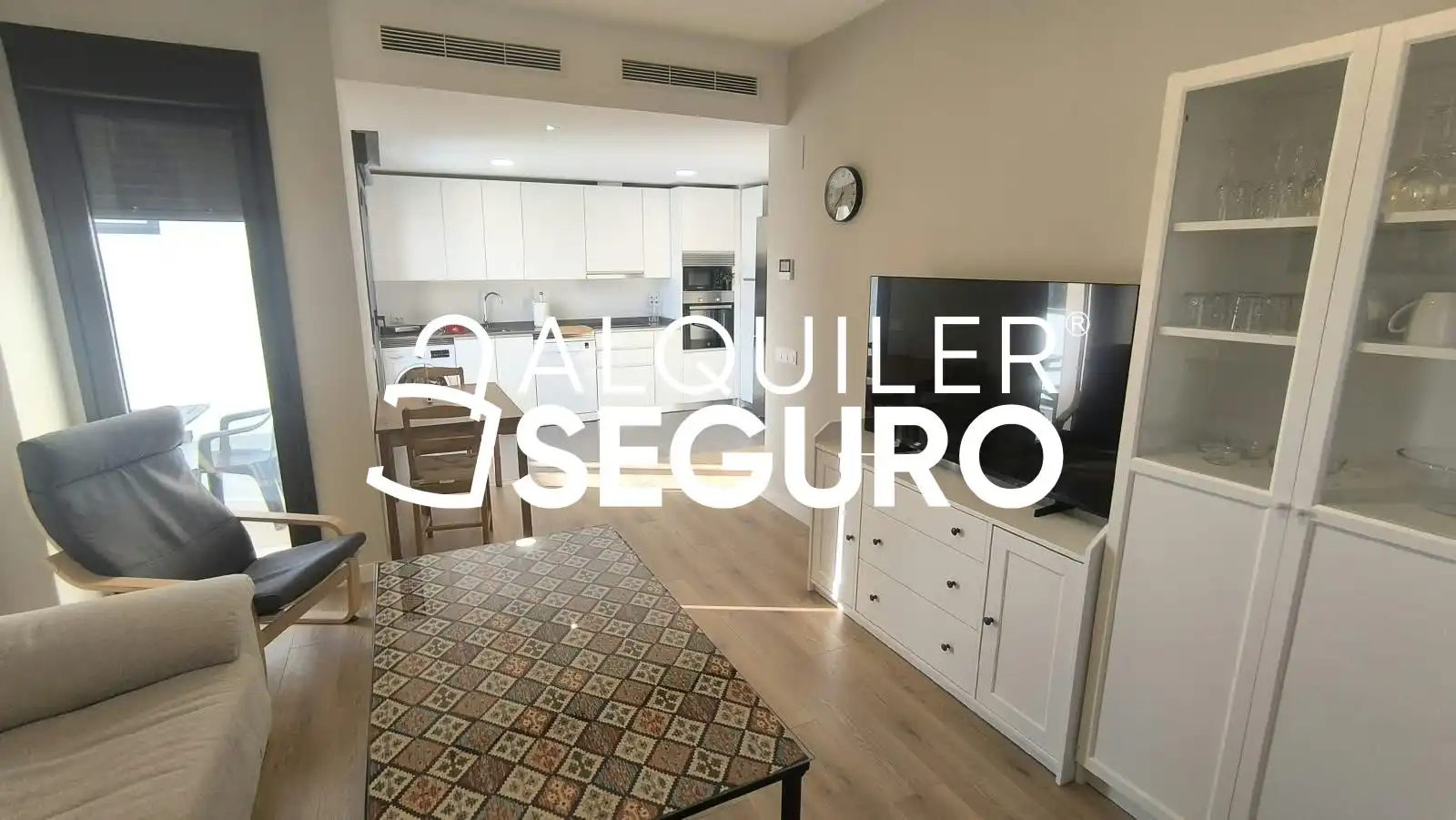 Habitación de Piso de alquiler en Sevilla con Aire acondicionado, Trastero y Piscina