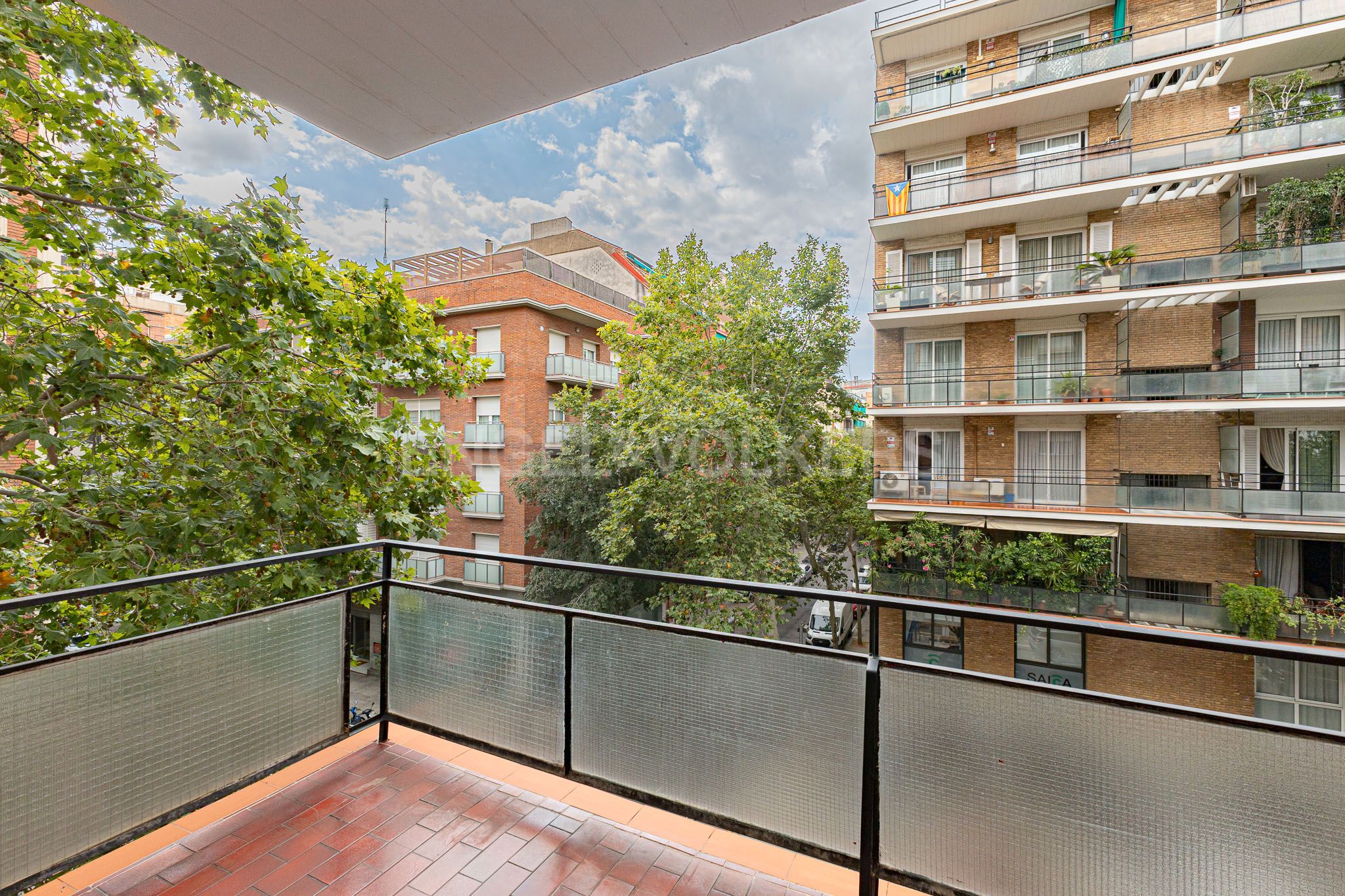 Vista exterior de Apartamento en venta en  Barcelona Capital con Calefacción, Parquet y Balcón