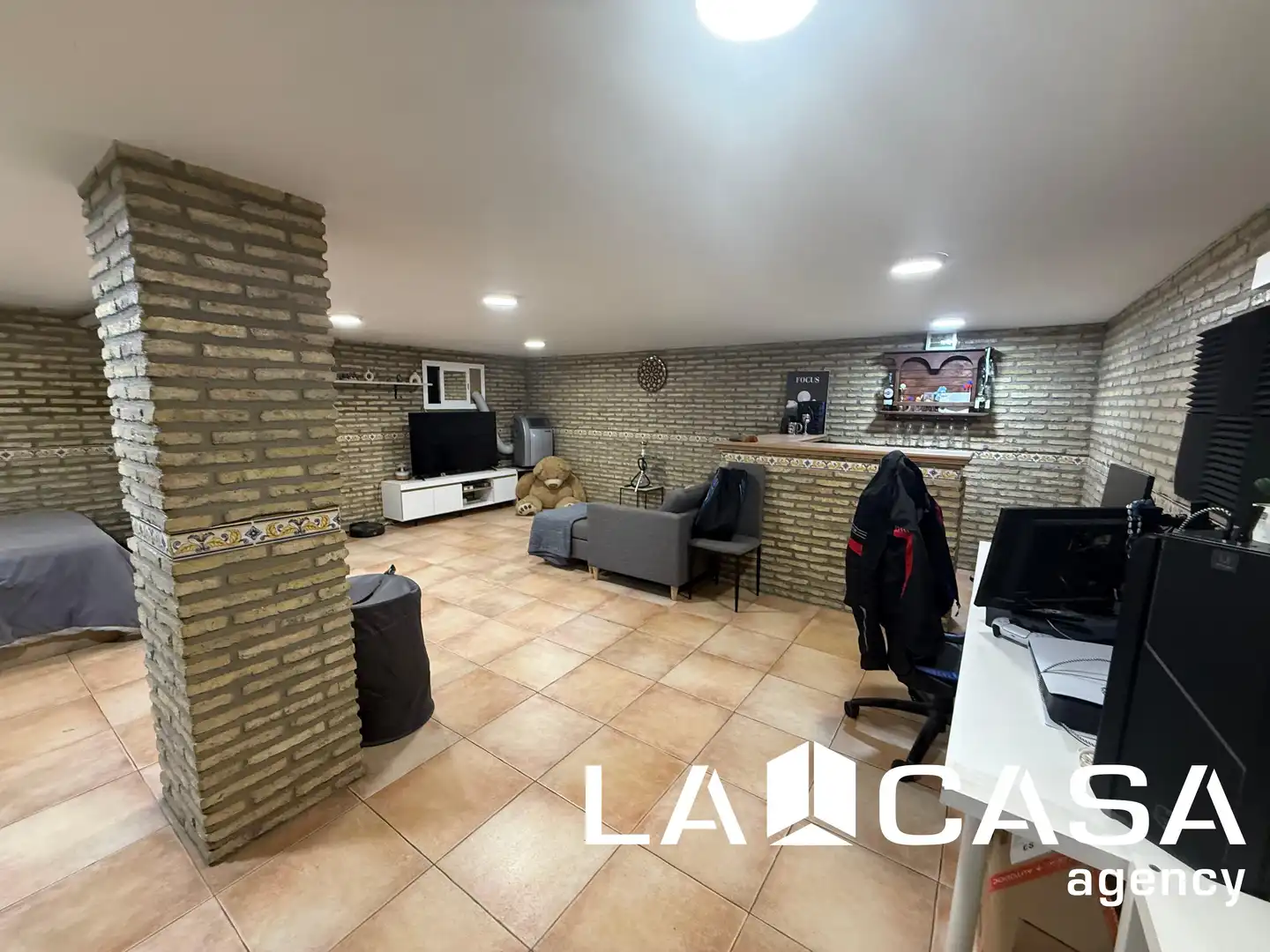 Detached homes for sale in Dos Hermanas  with Air Conditioner, Terrace and Storage room
