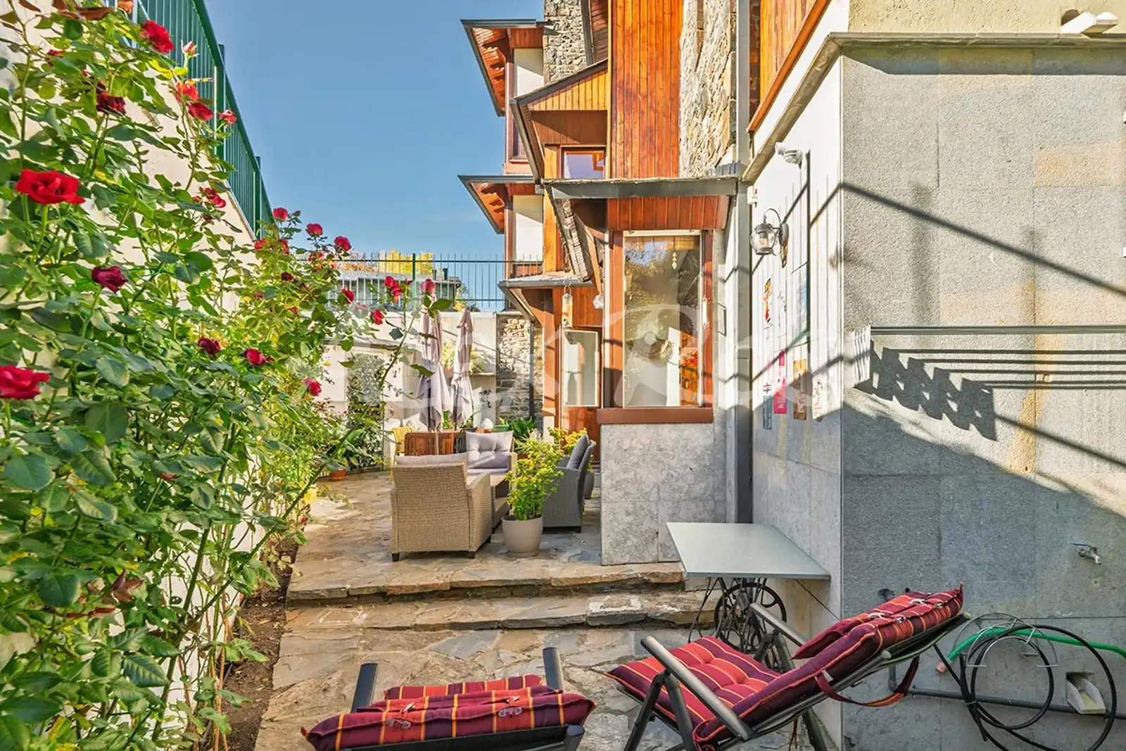 Terrassa de Casa o xalet en venda en Fontanals de Cerdanya amb Terrassa, Traster i Moblat