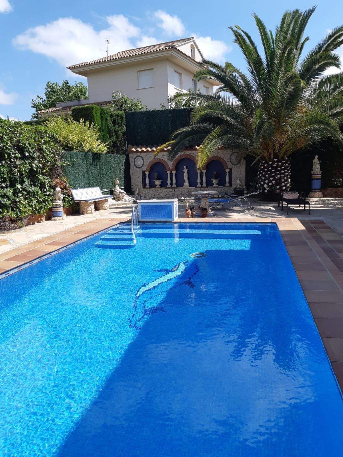 Swimming pool of House or chalet for sale in Olèrdola  with Air Conditioner, Heating and Private garden