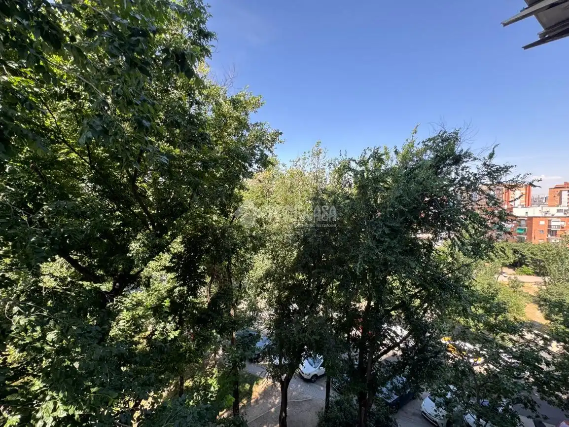 Piso en venta en Madrid con Calefacción y Terraza