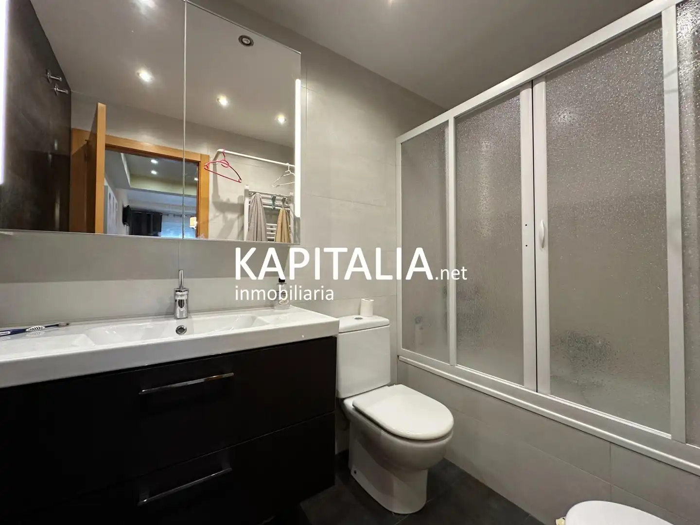 Bathroom of Flat for sale in Xàtiva  with Air Conditioner, Heating and Parquet flooring