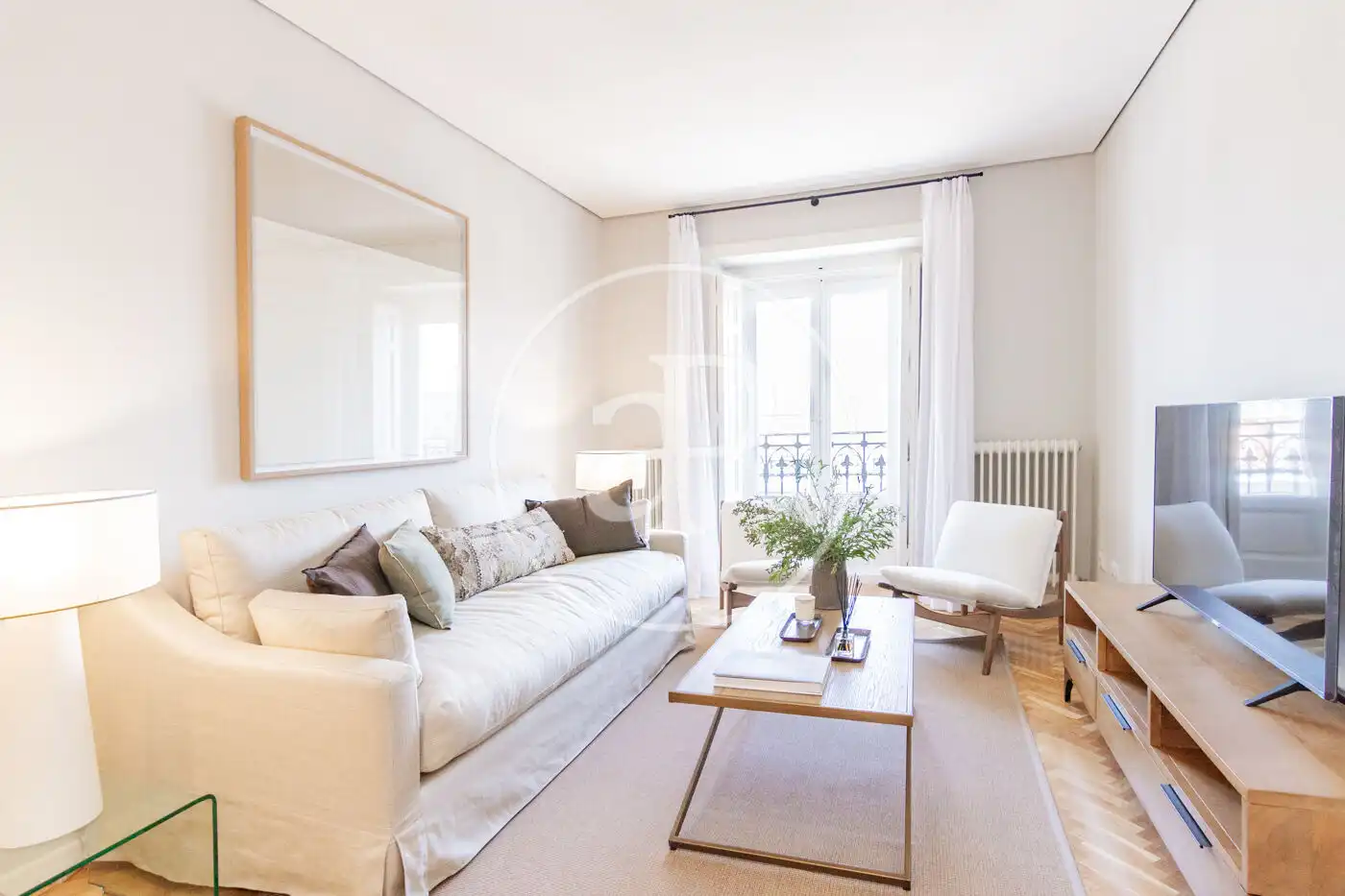 Living room of Flat for rent in Madrid  with Air Conditioner, Heating and Furnished
