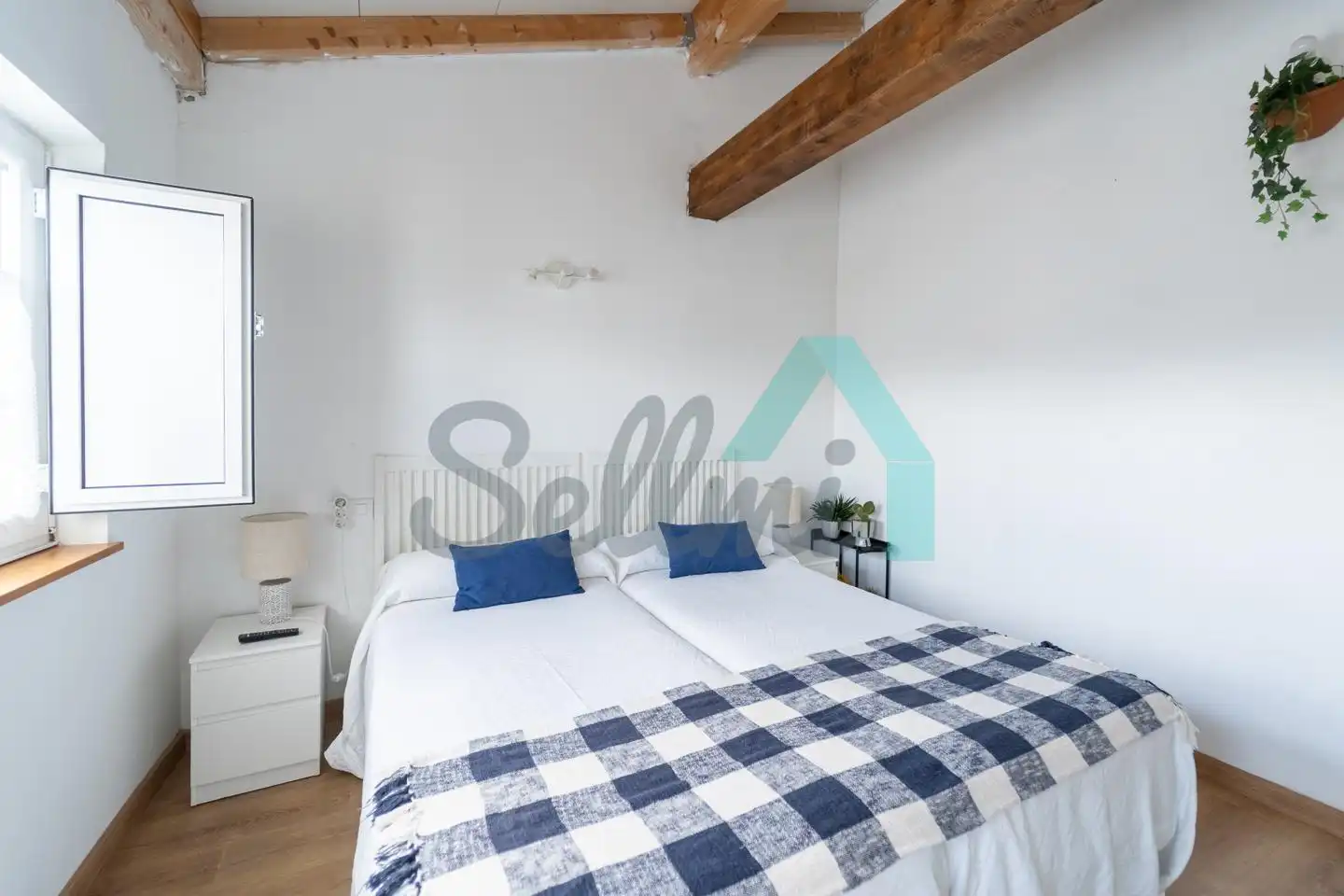 Habitación de Casa adosada en venta en Ribadeo con Calefacción, Jardín privado y Terraza