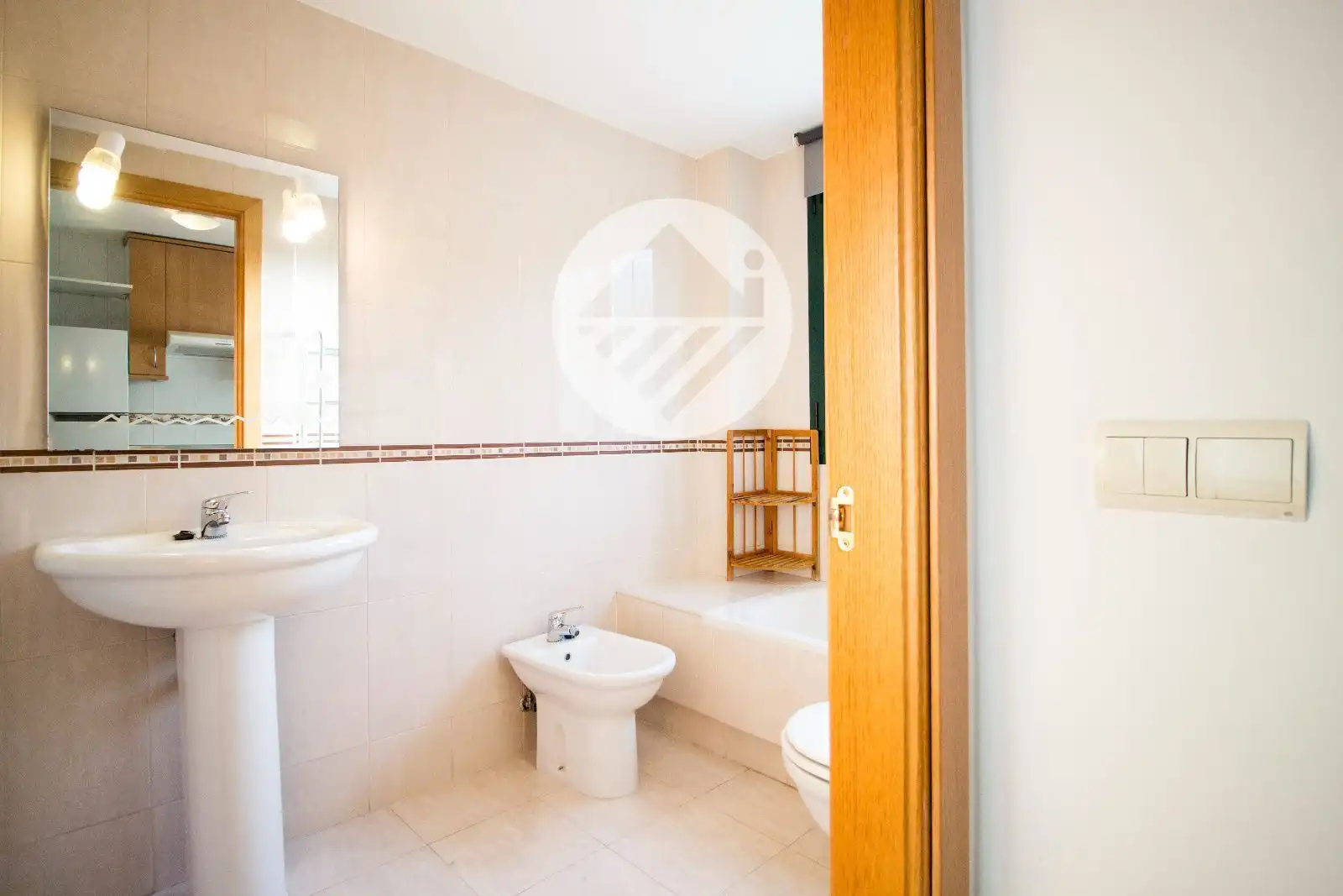 Bany de Apartament de lloguer en Madrid amb Calefacció