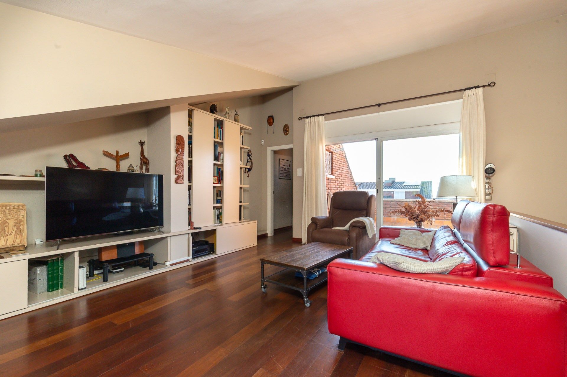 Sala d'estar de Casa adosada en venda en Sant Feliu de Llobregat amb Calefacció, Terrassa i Traster