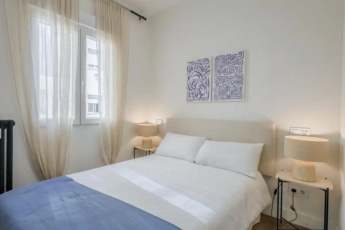Bedroom of Flat for rent in Madrid  with Air Conditioner, Heating and Terrace