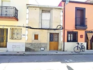 Semi-detached house for sale in C/ Parral