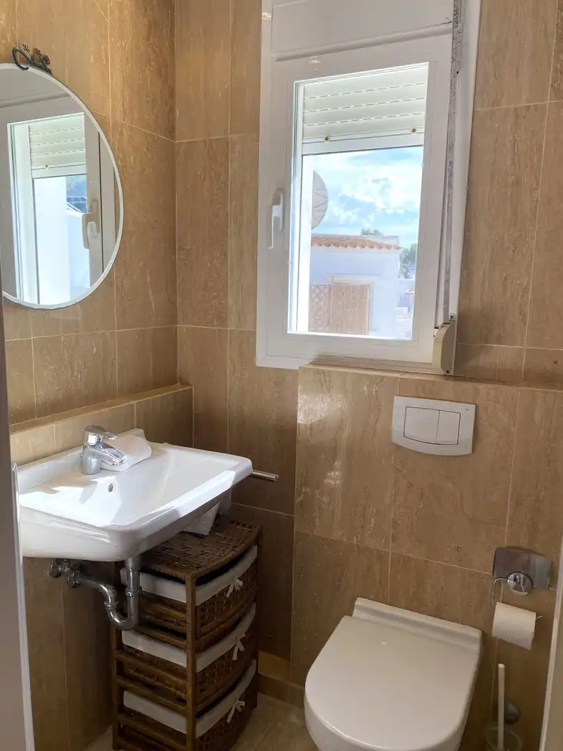 Baño de Casa adosada en venta en Santa Eulària des Riu con Aire acondicionado, Calefacción y Jardín privado