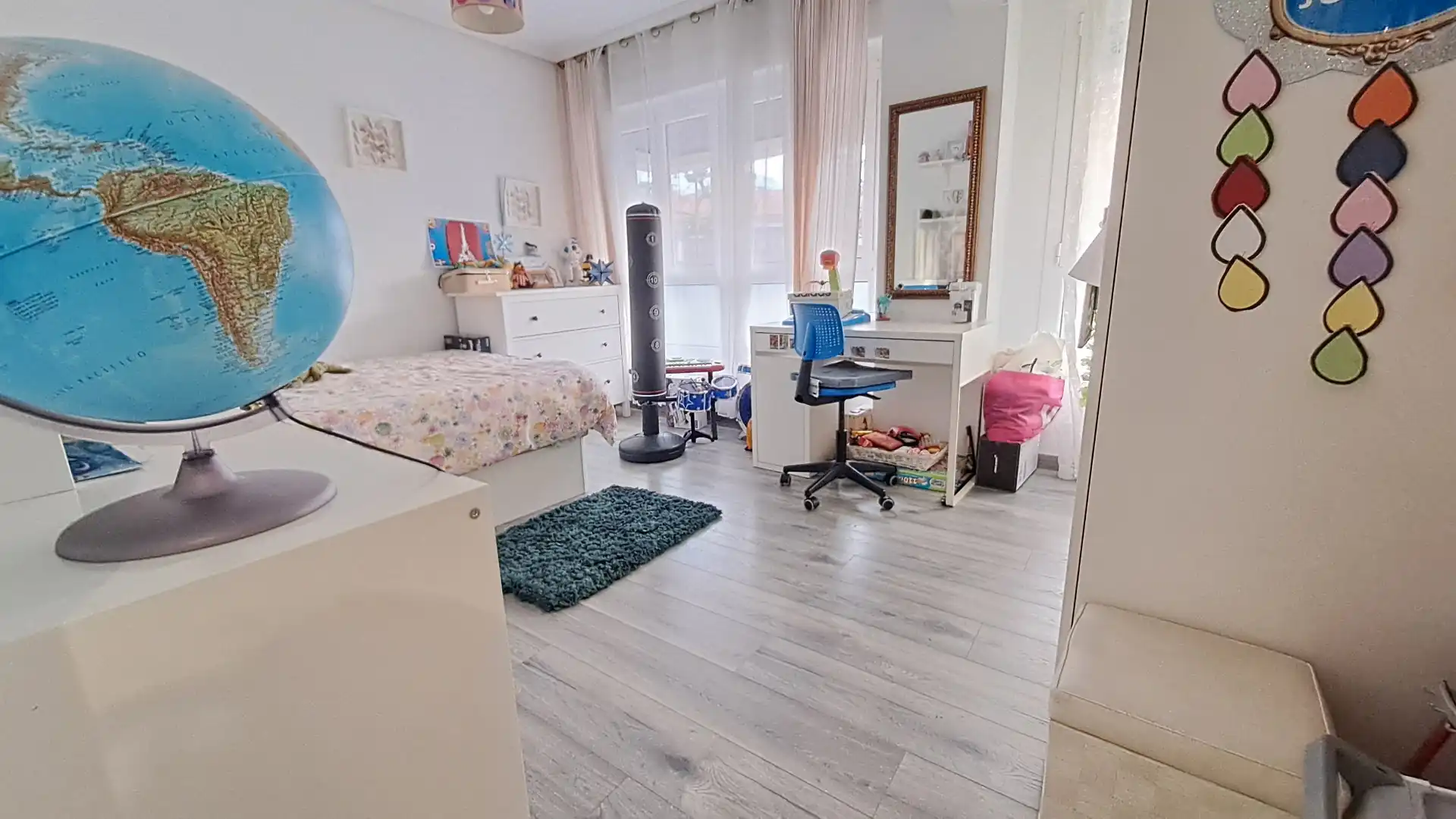 Schlafzimmer von Wohnung zum Verkauf in Bilbao  mit Heizung und Möbliert