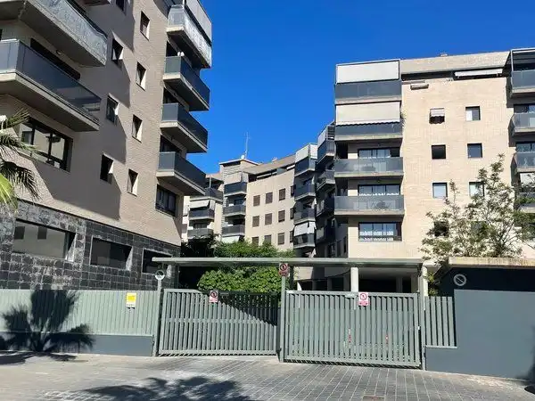 Außenansicht von Lagerraum zum Verkauf in Valencia