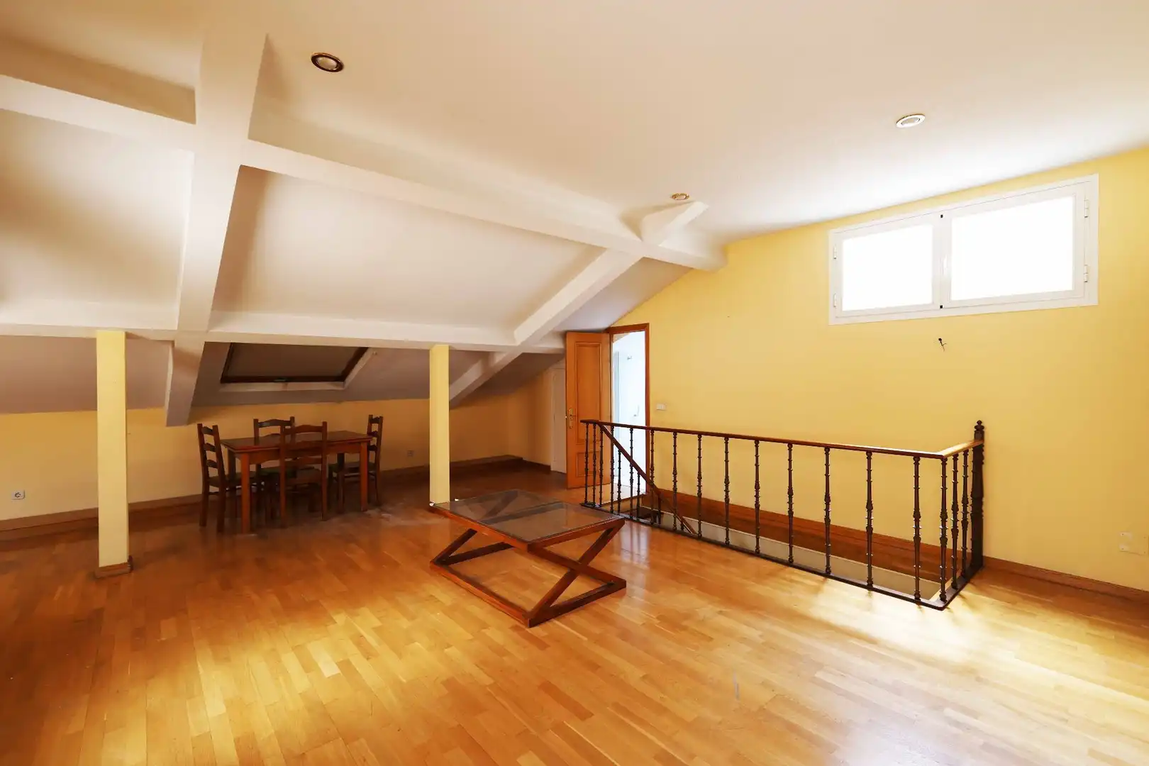 Dúplex en venta en San Lorenzo de El Escorial con Calefacción, Terraza y Piscina comunitaria