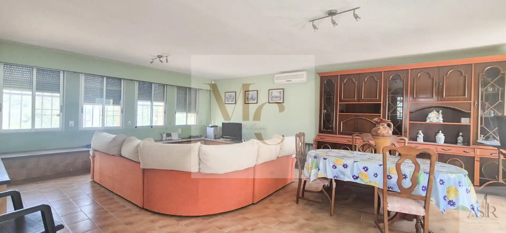 Sala d'estar de Casa o xalet en venda en Benifaió amb Terrassa, Traster i Piscina
