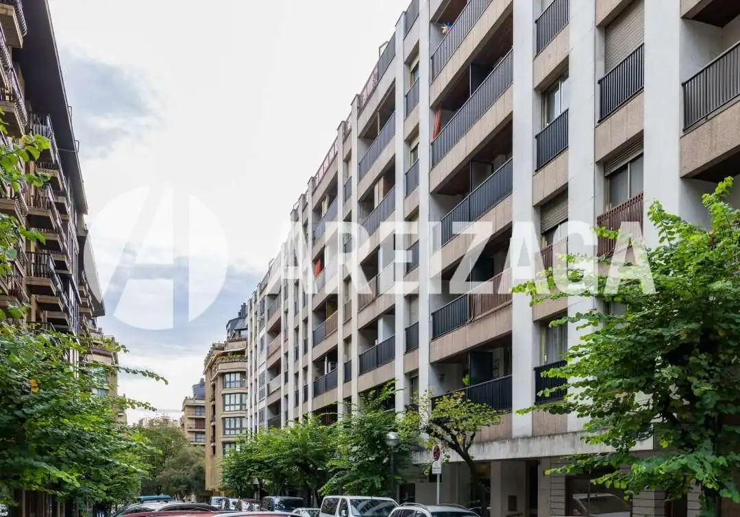 Vista exterior de Piso en venta en Donostia - San Sebastián  con Calefacción, Terraza y Balcón