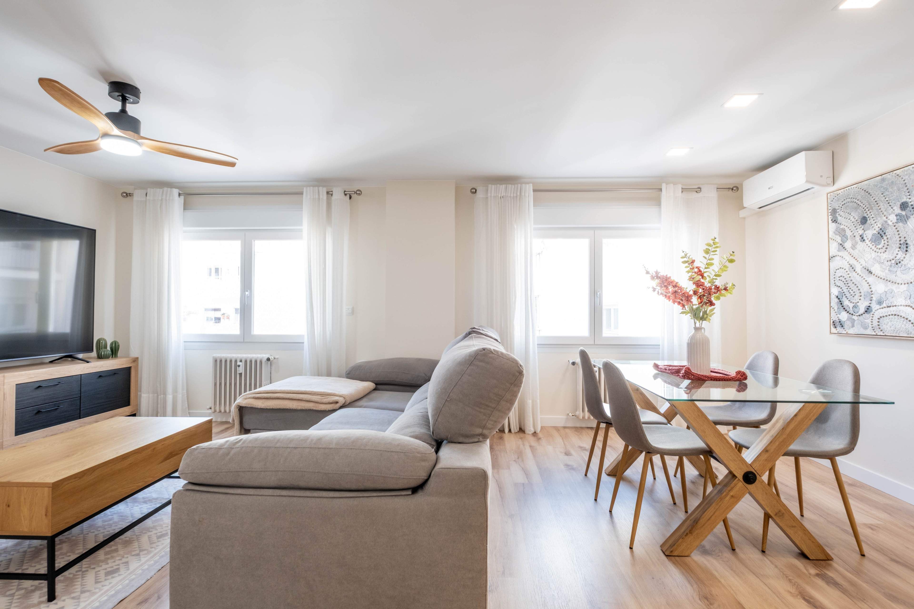 Living room of Flat for sale in  Zaragoza Capital  with Air Conditioner and Heating