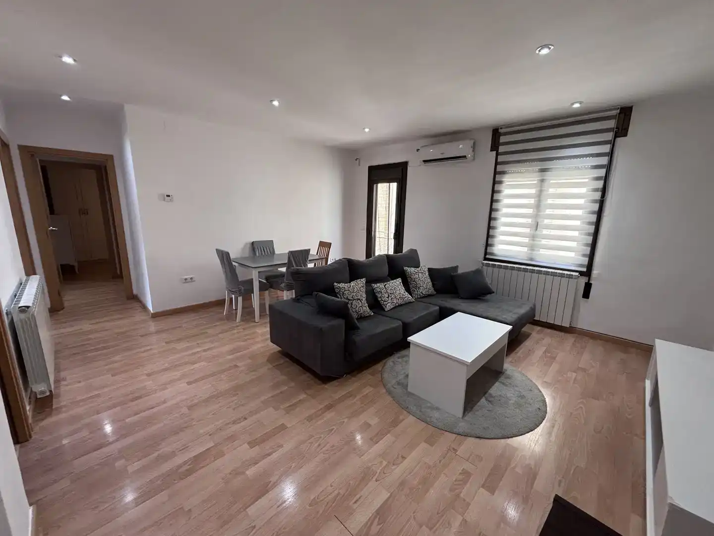 Living room of Flat for sale in Monzón  with Air Conditioner and Balcony