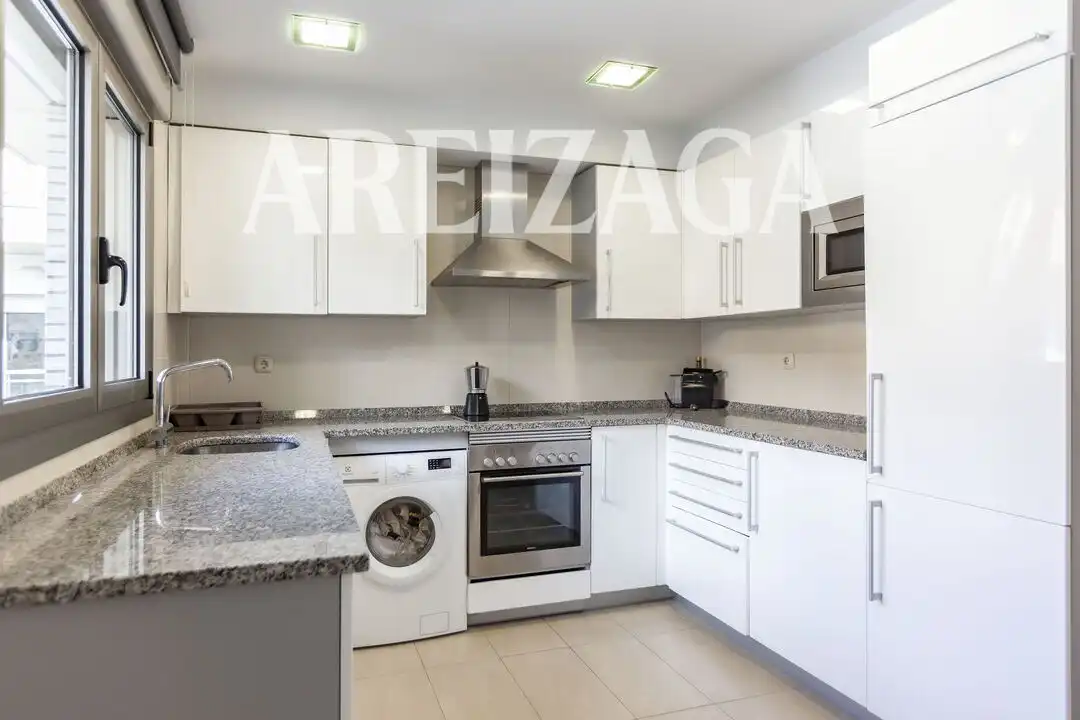 Küche von Wohnung zum Verkauf in Donostia - San Sebastián  mit Heizung, Terrasse und Balkon