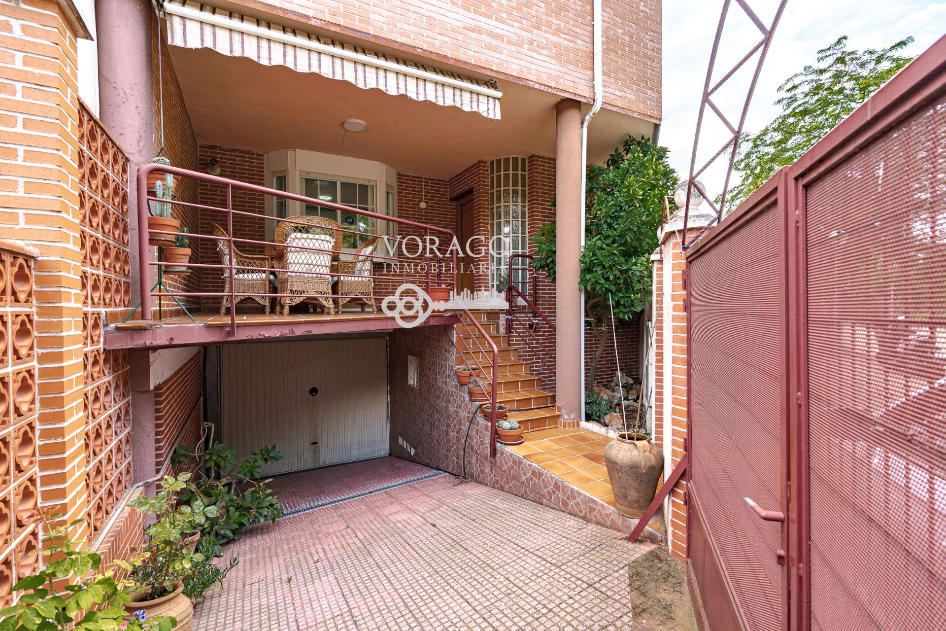 Jardín de Casa adosada en venta en Alcalá de Henares con Calefacción, Terraza y Piscina comunitaria