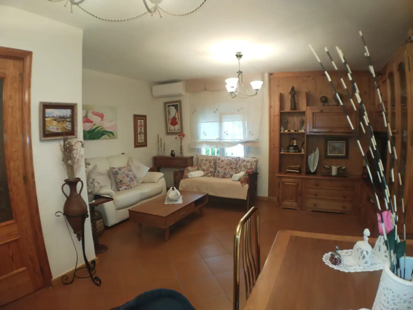 Sala d'estar de Casa o xalet en venda en Moraleja de Enmedio amb Aire condicionat, Calefacció i Jardí privat