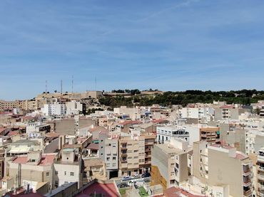Pis amb balcó en venda a Campoamor - Altozano