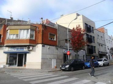 Casa aparellada en venda a C/ Sant Cosme