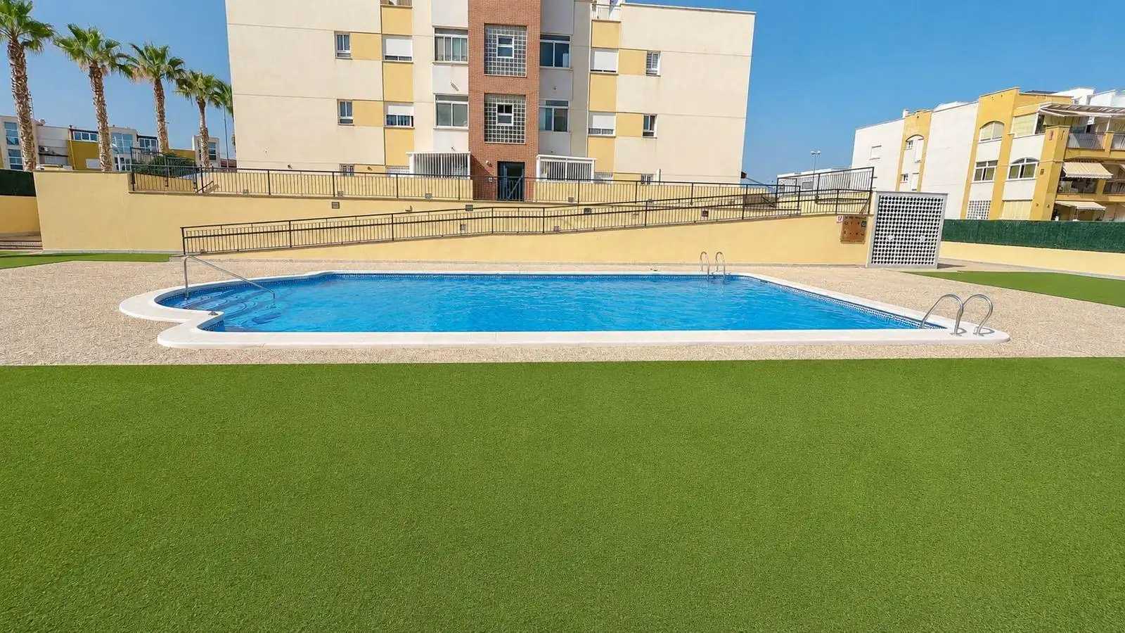 Piscina de Planta baja en venta en Águilas con Aire acondicionado, Terraza y Amueblado