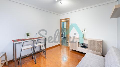 Foto 4 de Piso de alquiler en De Llano Ponte, Versalles, Avilés