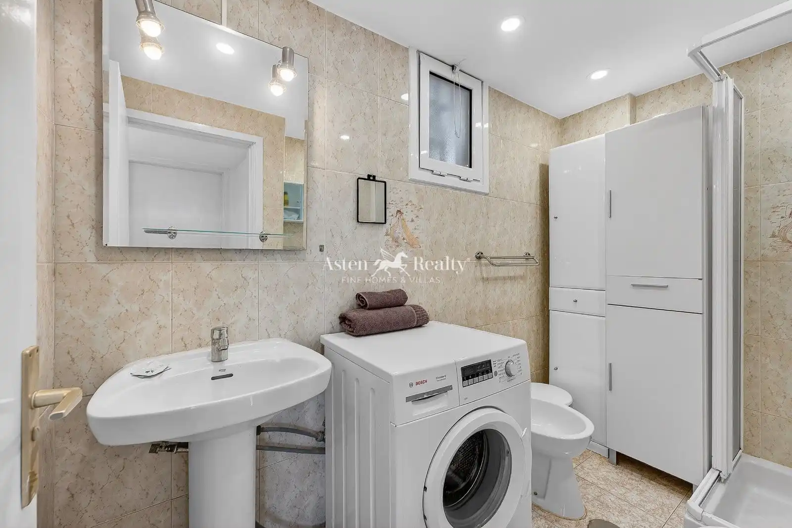 Badezimmer von Wohnungen zum Verkauf in Arona mit Terrasse, Schwimmbad und Möbliert