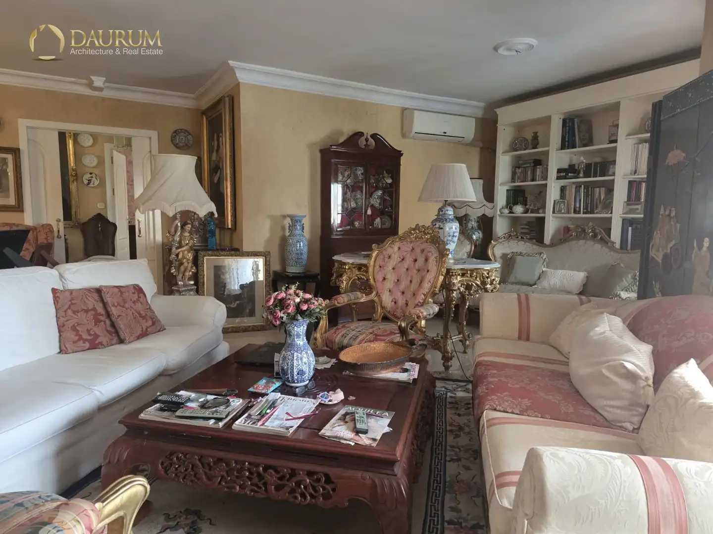 Living room of Flat for sale in Sevilla  with Air Conditioner, Heating and Terrace