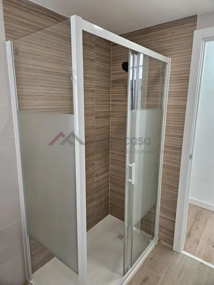 Baño de Piso en venta en León Capital  con Calefacción, Terraza y Trastero