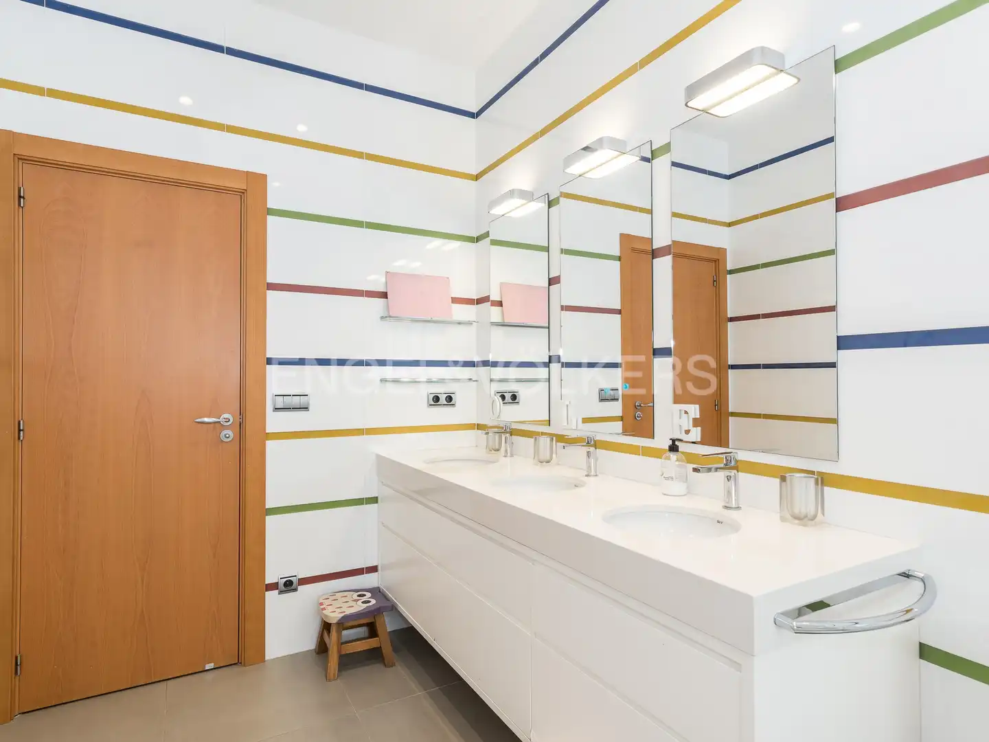 Bathroom of Houses for rent in Castelldefels  with Air Conditioner, Heating and Private garden
