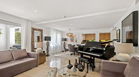 Foto 2 de Piso en venta en Río Real, Marbella