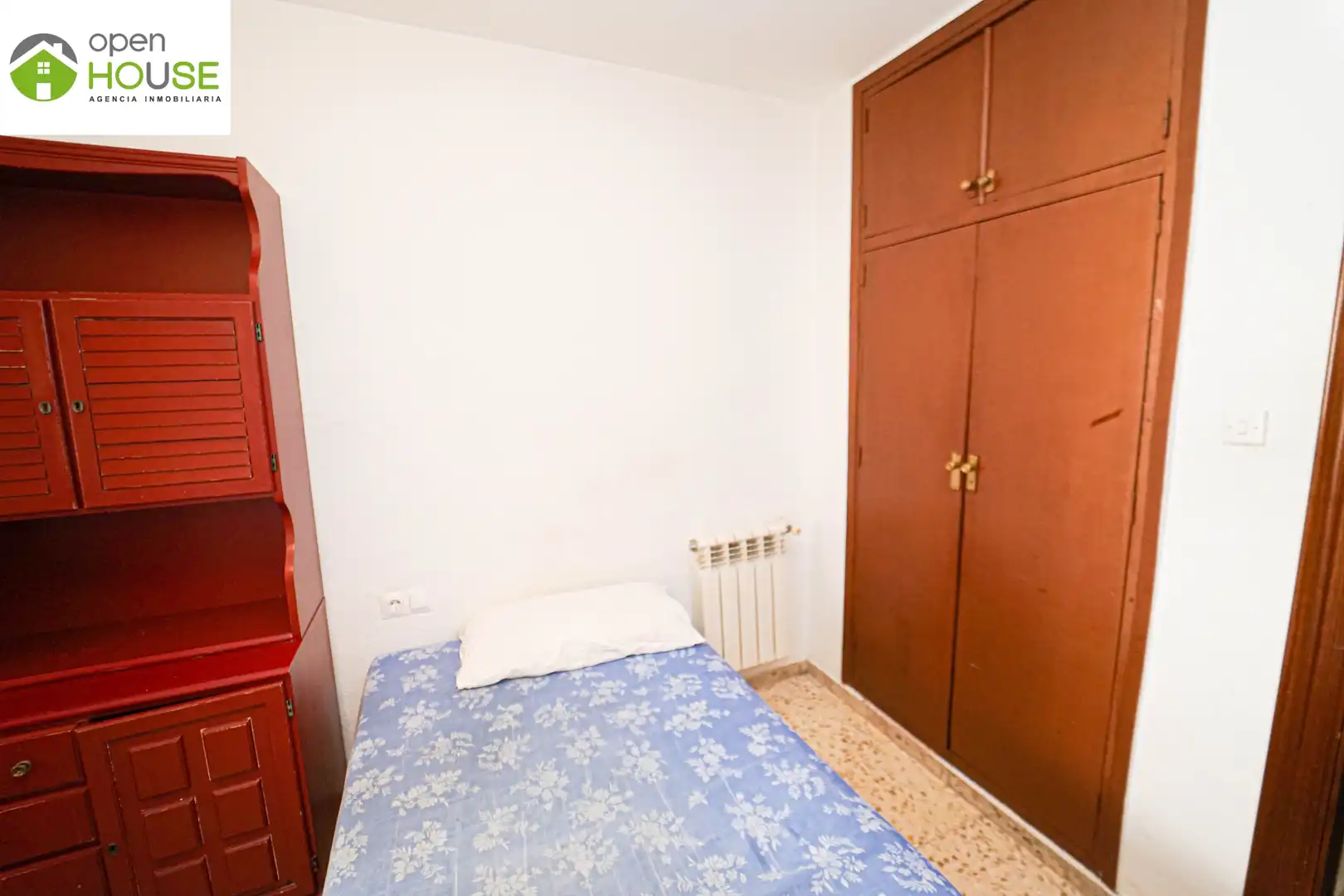 Bedroom of Flat for rent in Granada  with Heating, Furnished and Oven
