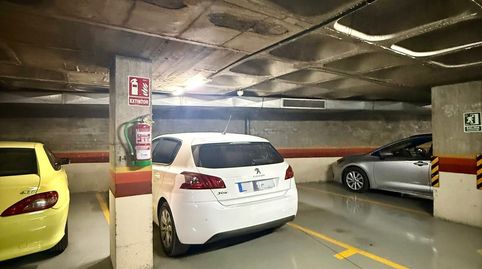 Photo 3 of Garage for rent in Ciudad de Barcelona, Pacífico, Madrid Capital