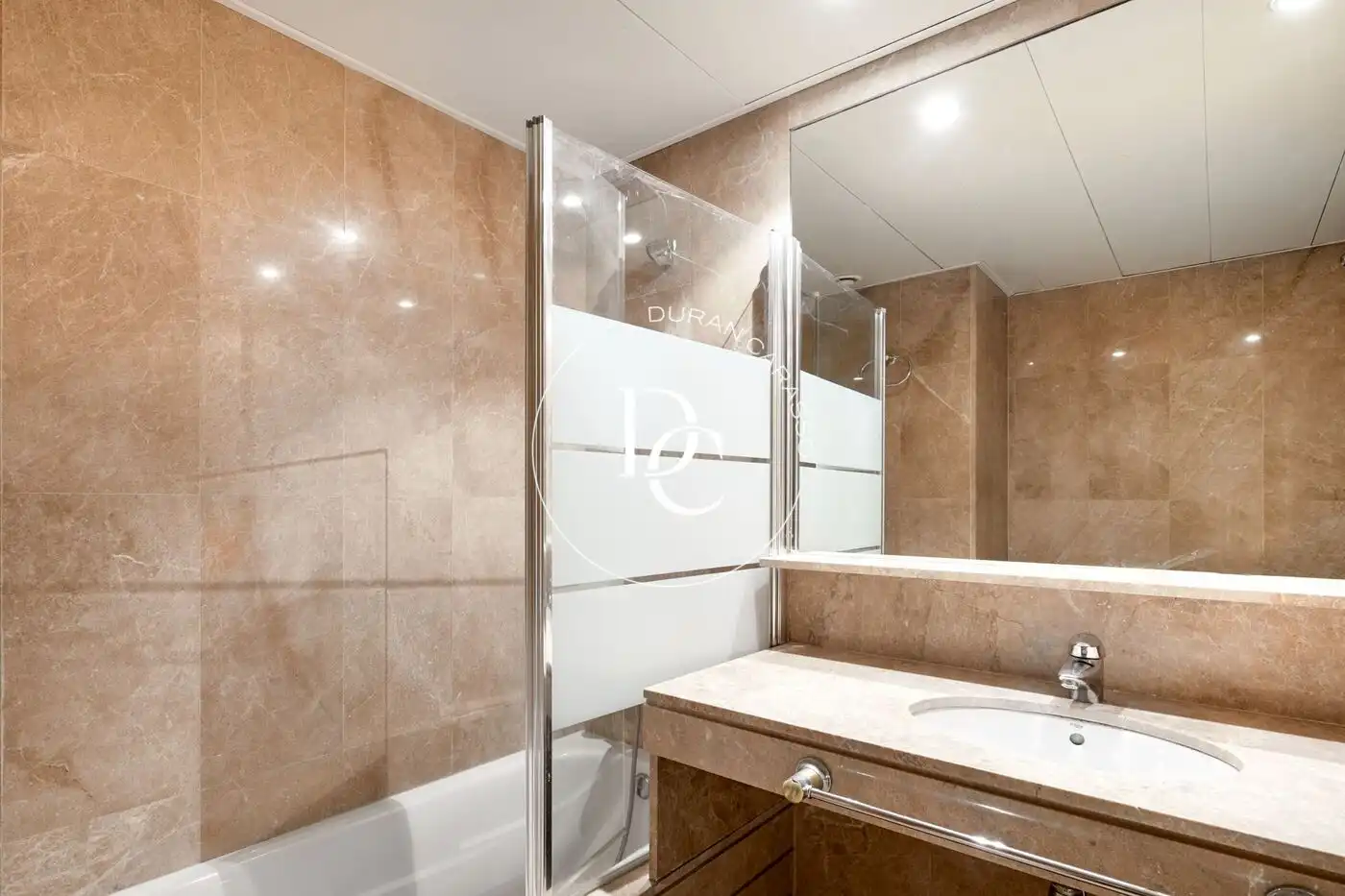Baño de Piso en venta en Sitges con Aire acondicionado, Calefacción y Jardín privado