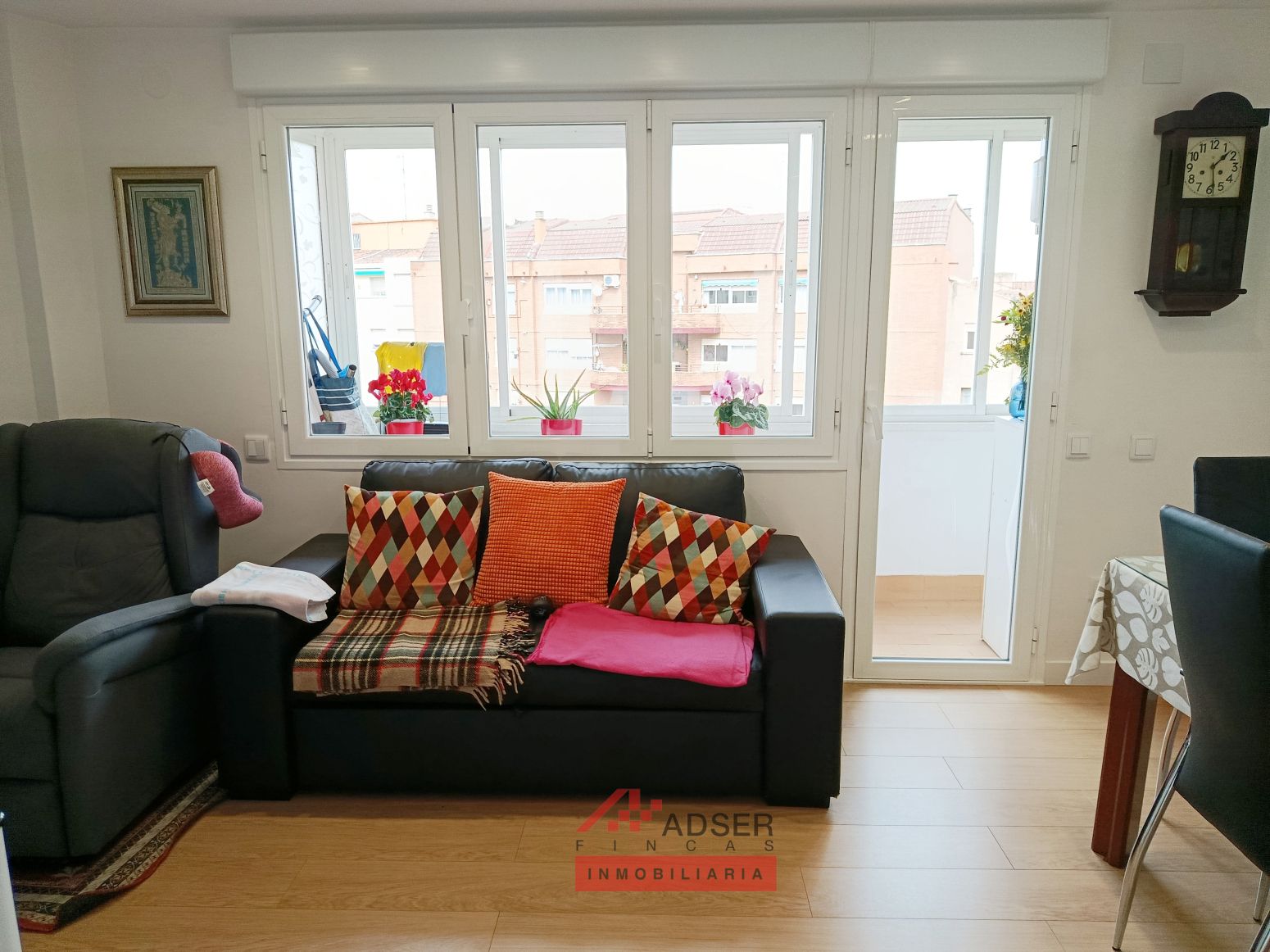 Wohnzimmer von Wohnung zum Verkauf in  Logroño mit Klimaanlage, Heizung und Privatgarten