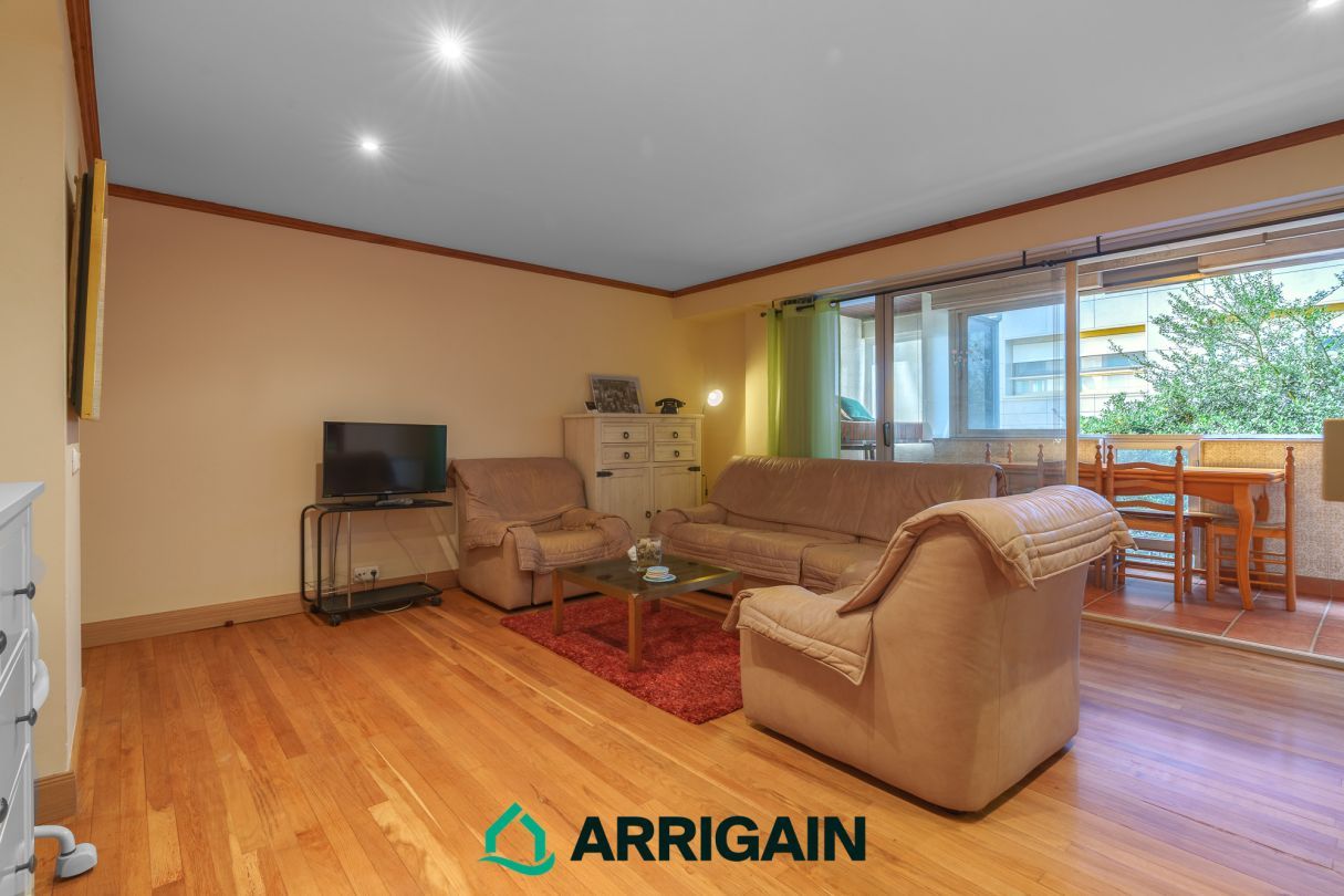 Living room of Flat for sale in Donostia - San Sebastián   with Heating, Terrace and Balcony