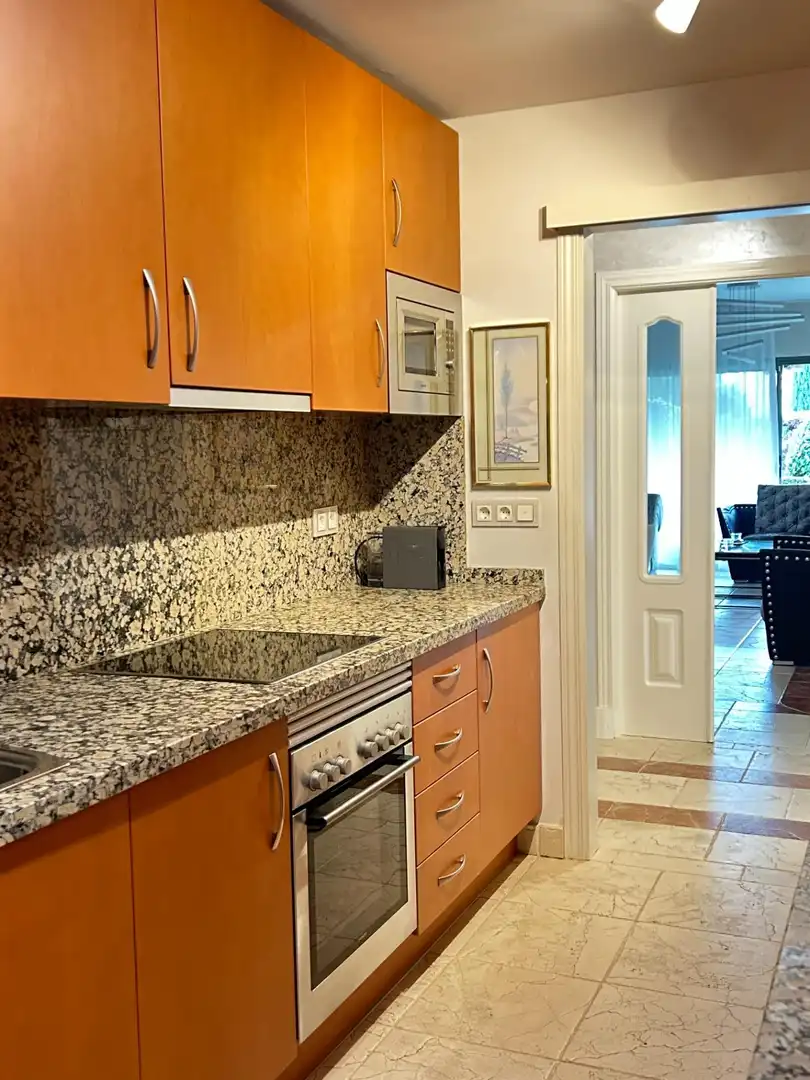 Cocina de Casa adosada en venta en Estepona con Aire acondicionado, Jardín privado y Amueblado