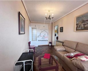 Living room of Flat to rent in Salamanca Capital  with Heating, Parquet flooring and Furnished