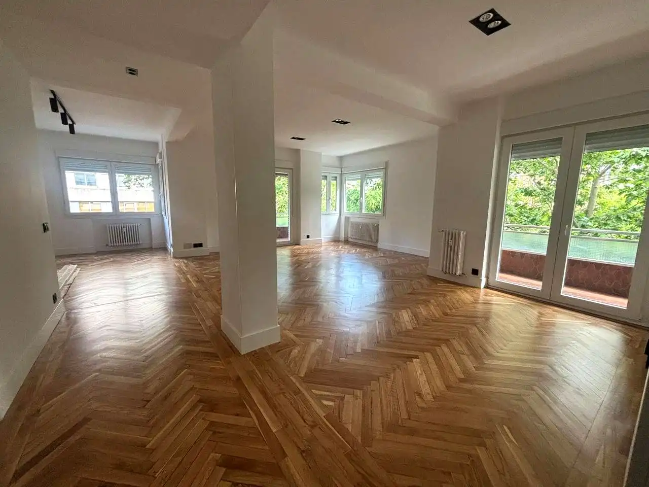 5 hab, 225m² en Castillejos - Cuzco, Tetuán, Madrid - Image 3
