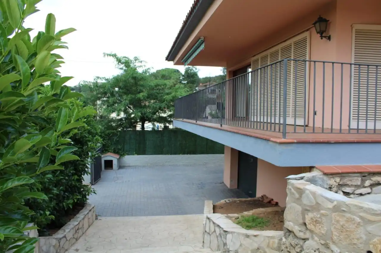Vista exterior de Casa o chalet en venta en Quart con Calefacción, Jardín privado y Piscina
