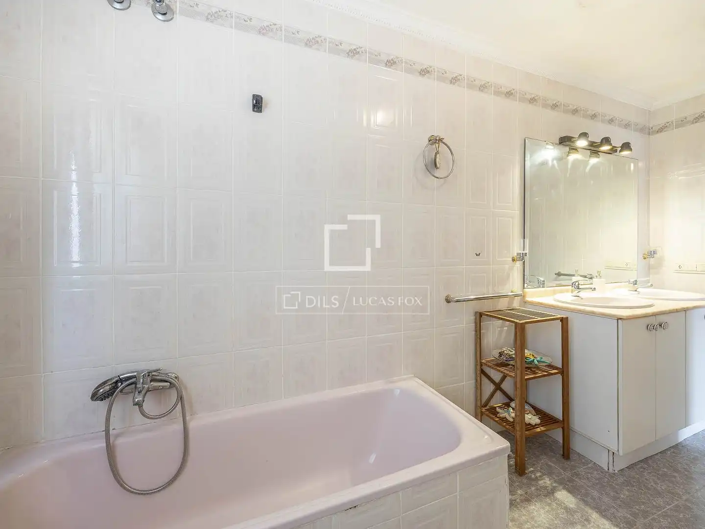 Baño de Casa o chalet en venta en L'Eliana con Aire acondicionado, Calefacción y Jardín privado