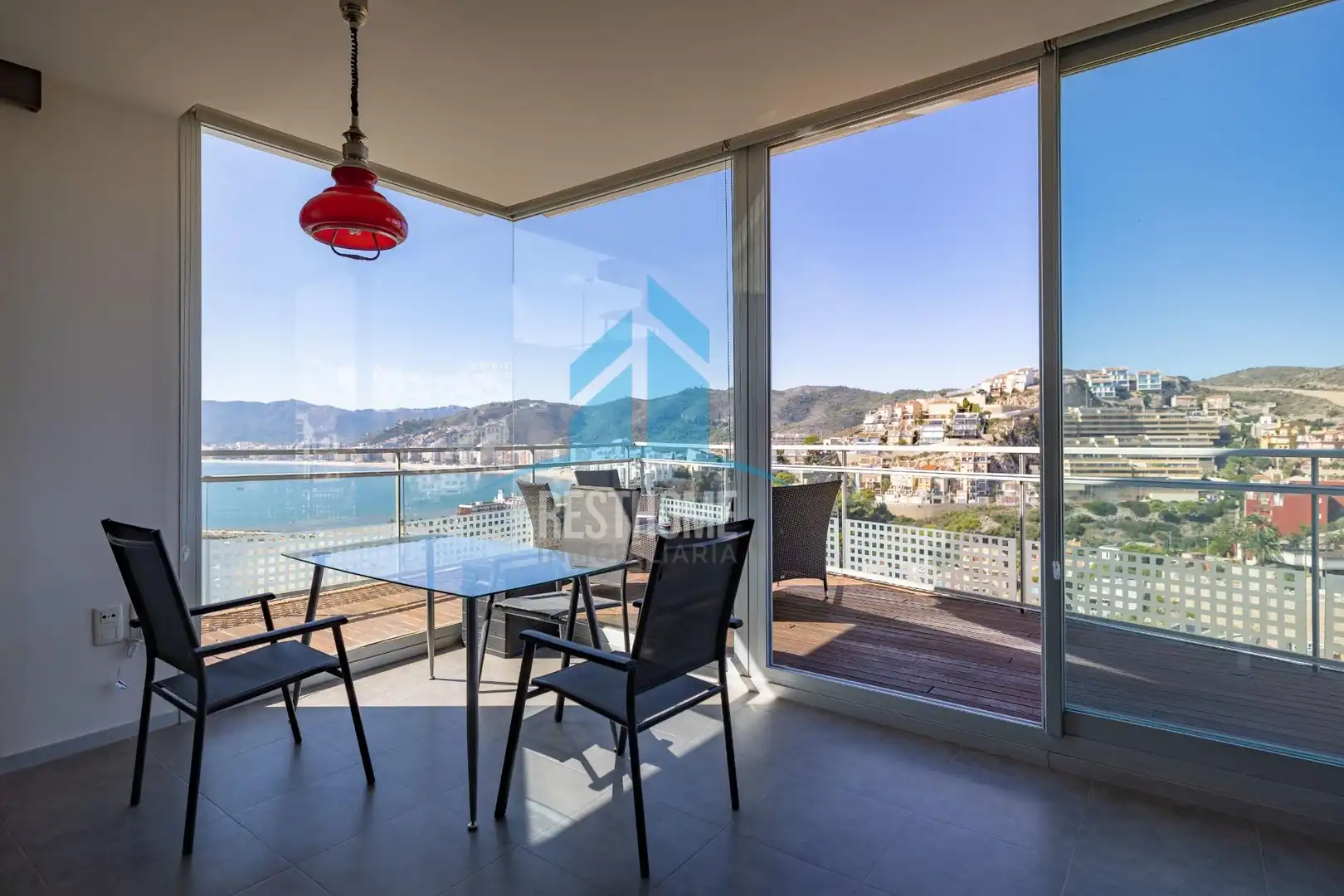 Villa avec balcon à vendre à El Faro