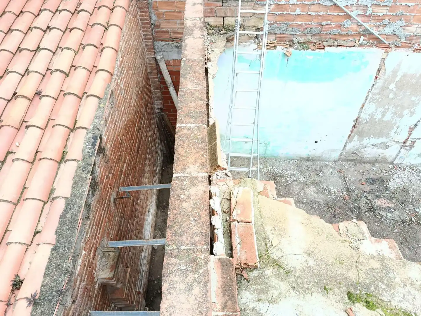 Swimming pool of Houses for sale in Viladecans  with Air Conditioner and Terrace