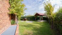 Jardí de Casa o xalet en venda en Las Rozas de Madrid amb Aire condicionat i Terrassa