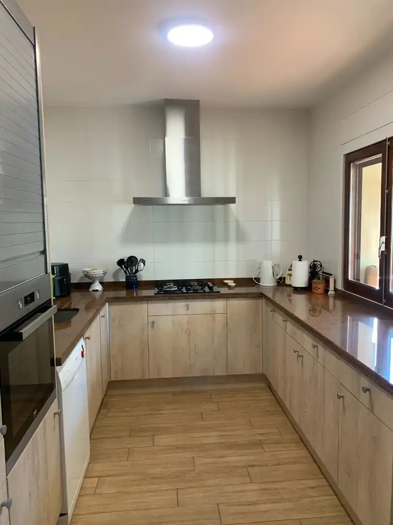Cuina de Finca rústica en venda en Tortosa amb Aire condicionat, Calefacció i Jardí privat