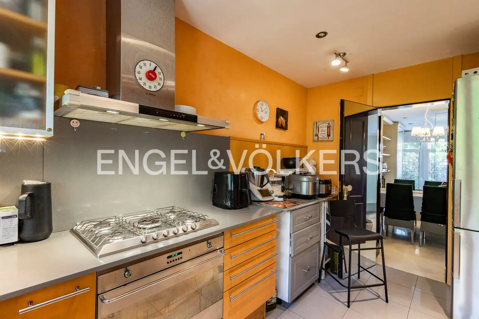 Cocina de Casa o chalet en venta en Esplugues de Llobregat con Aire acondicionado, Calefacción y Jardín privado