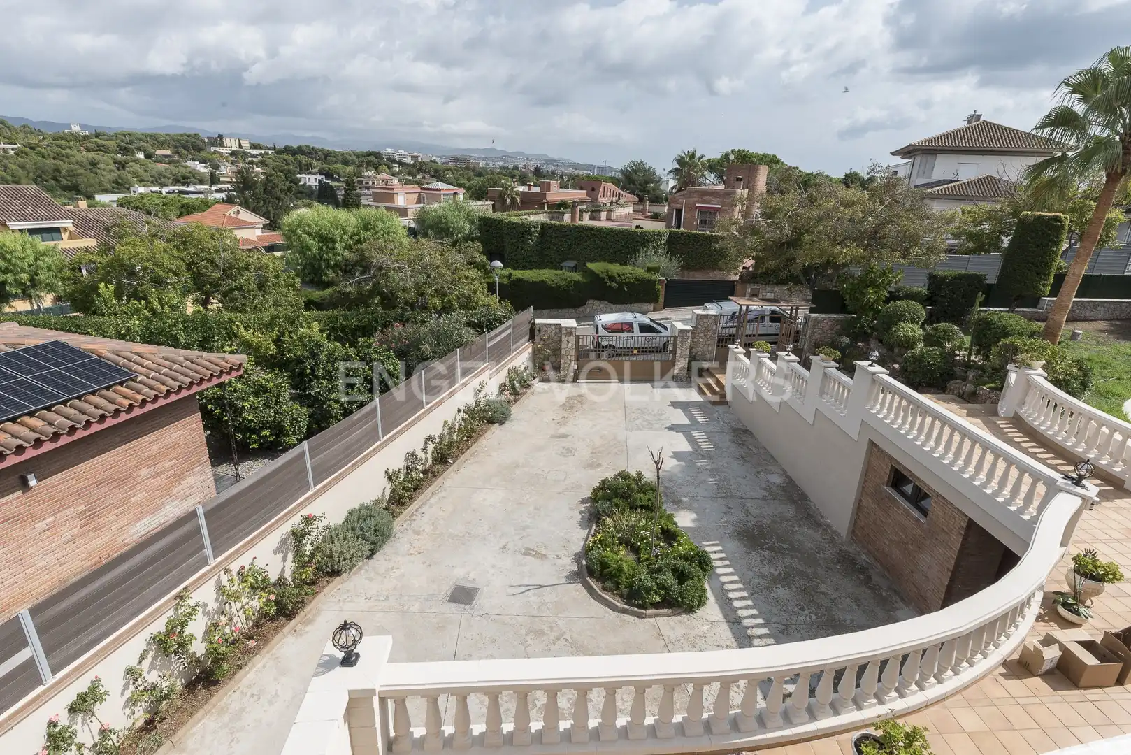 Vista exterior de Casa o xalet en venda en Vilanova i la Geltrú amb Aire condicionat, Calefacció i Jardí privat