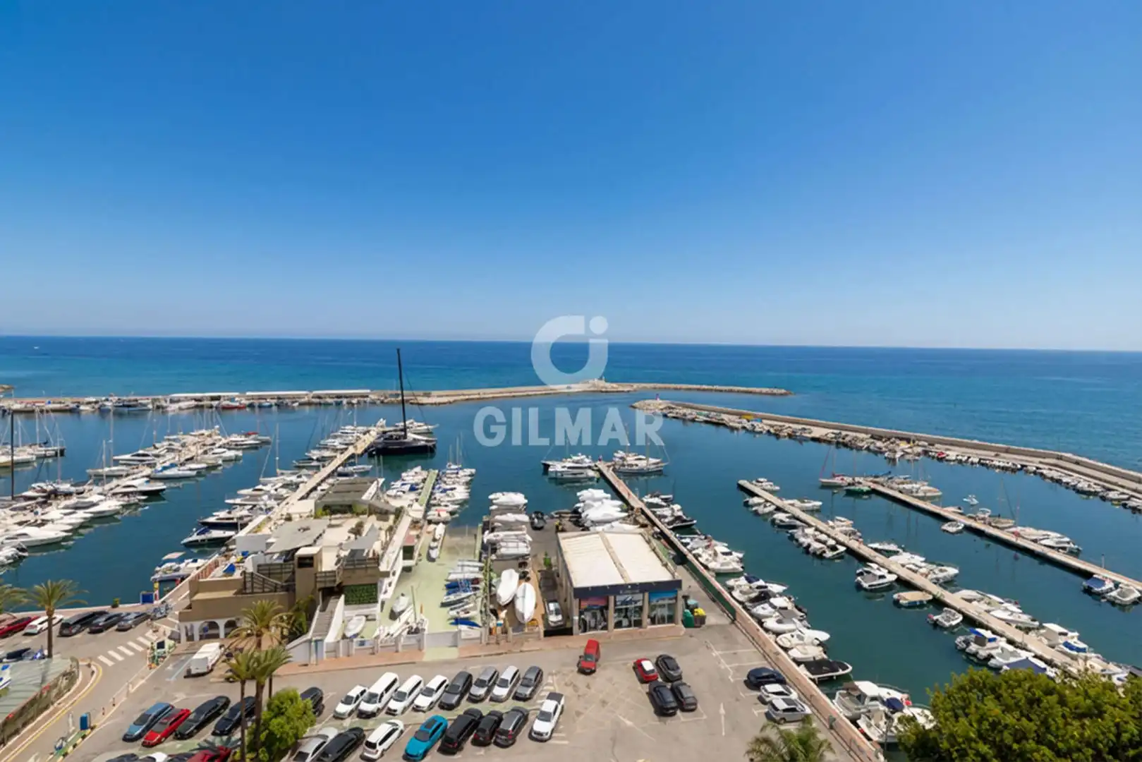 Apartments for sale in Puerto de Estepona, Estepona Pueblo